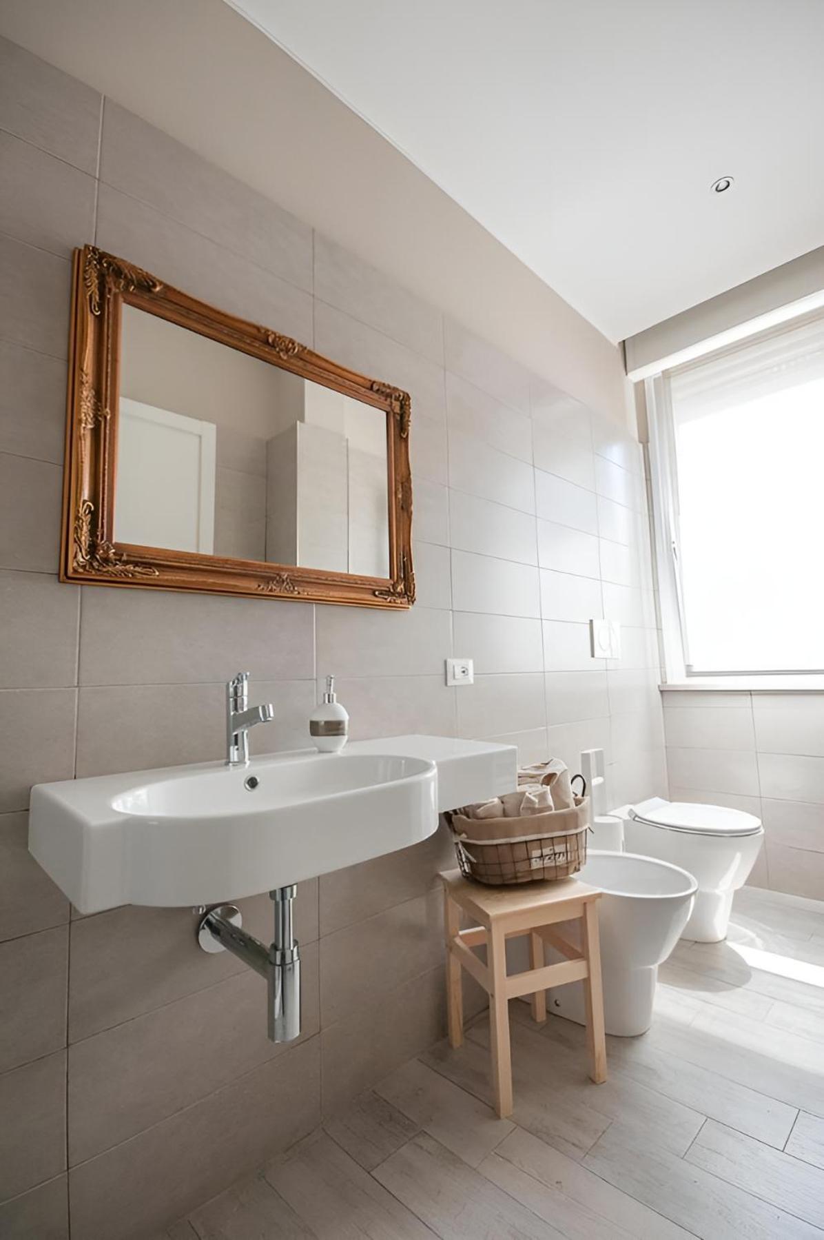 Alla Scaletta - Stanze Con Bagno Privato E Wifi A Pochi Passi Dal Duomo Mirandola Eksteriør bilde